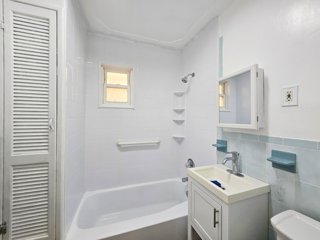 237 62nd Street - Photo 10