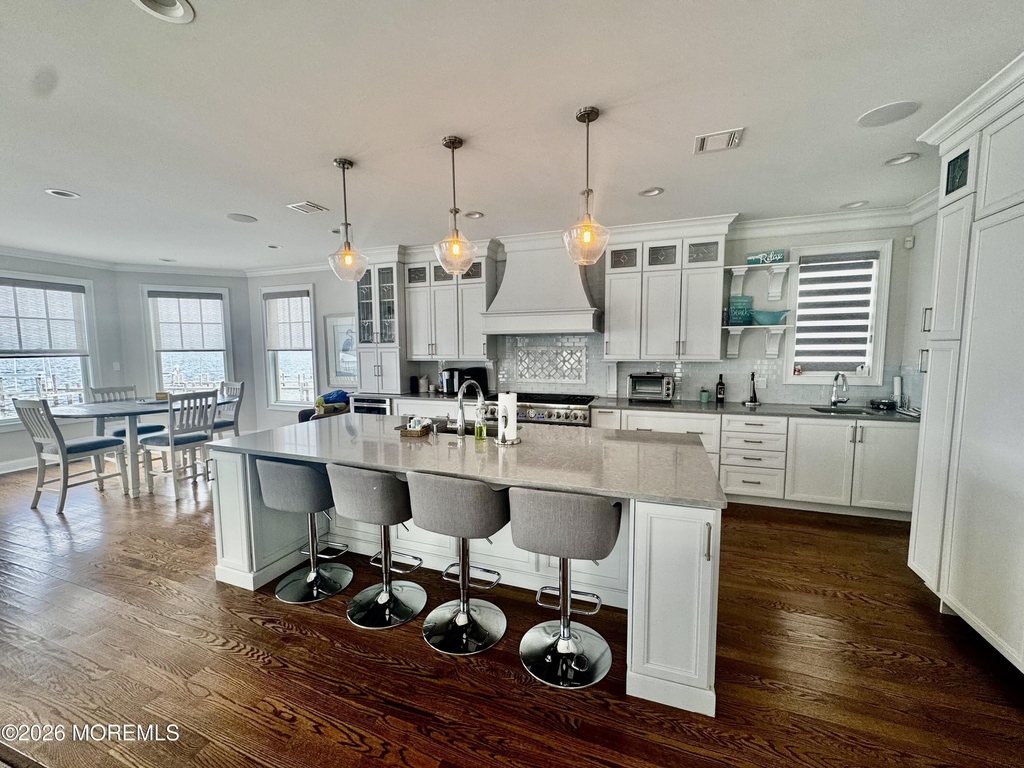 79 Pershing Boulevard - Photo 1