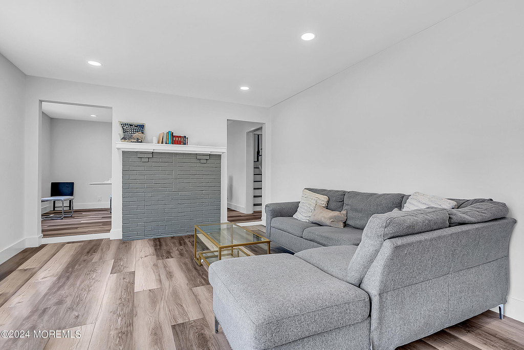 295 Jerome Avenue - Photo 4