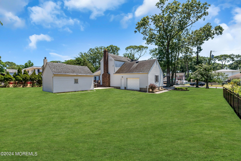 295 Jerome Avenue - Photo 23
