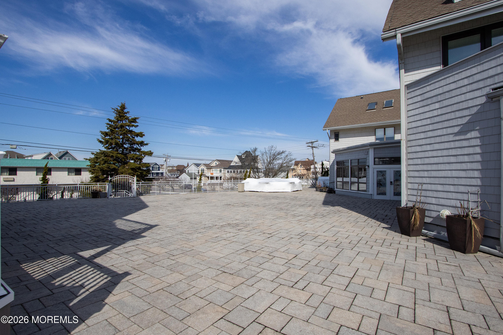 900 Ocean Avenue - Photo 3