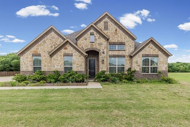 4919 Elizabeth Way - Photo 1