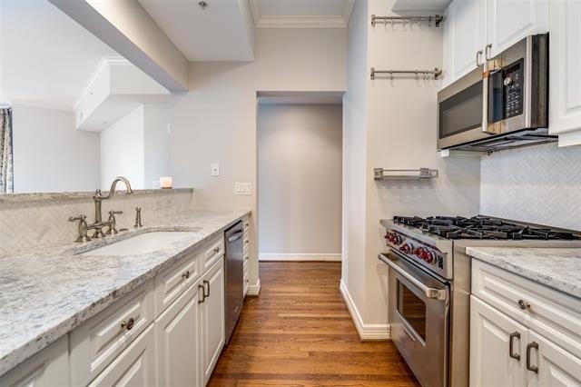 3401 Lee Parkway - Photo 4