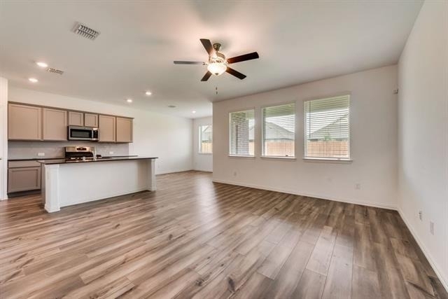 1833 Lake Grove Drive - Photo 4