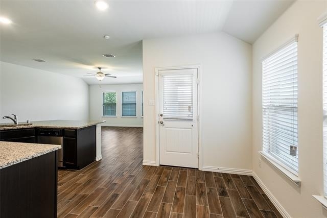 913 Rosewood Street - Photo 5