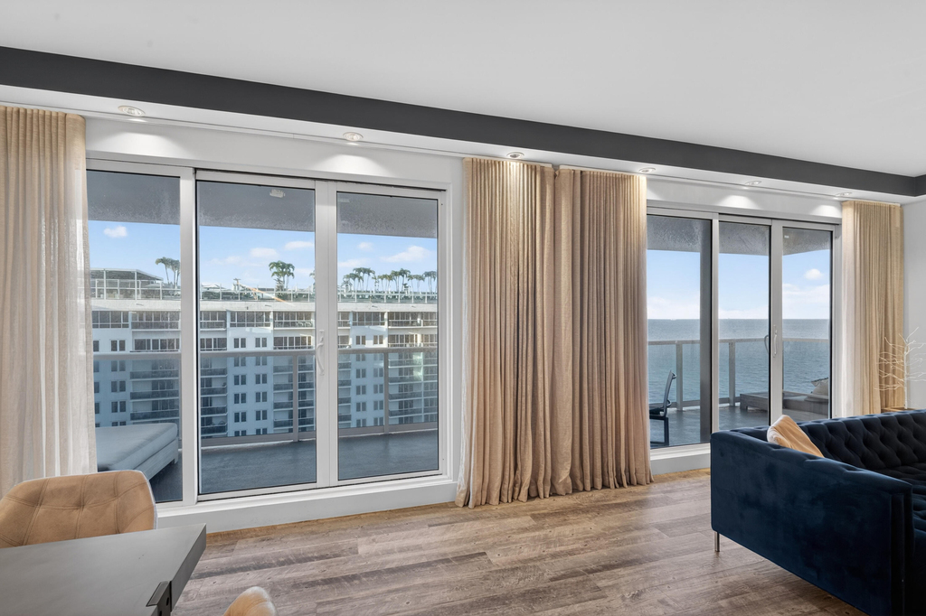 2301 Collins Avenue - Photo 30