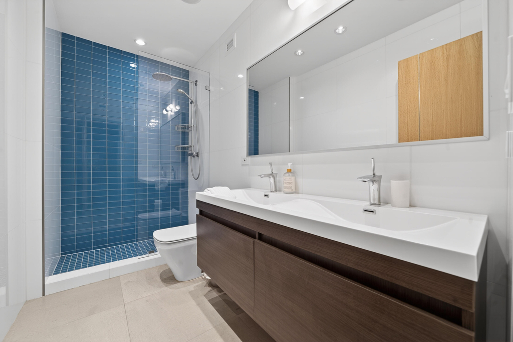 2301 Collins Avenue - Photo 16
