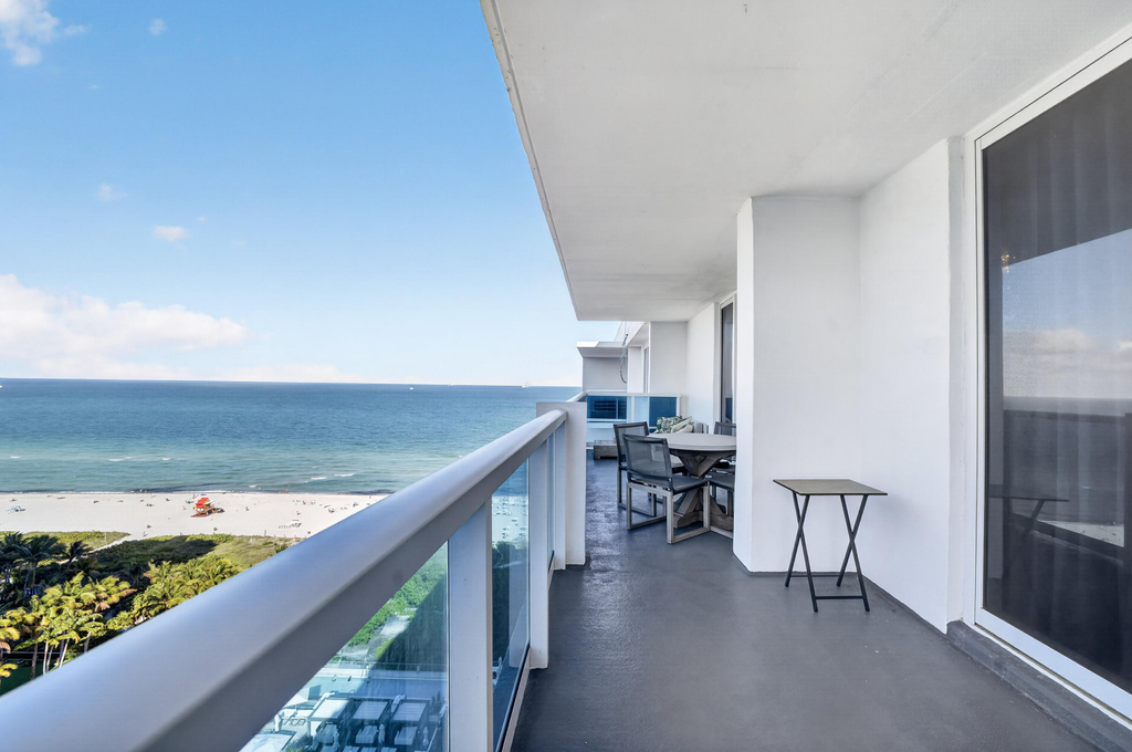 2301 Collins Avenue - Photo 32