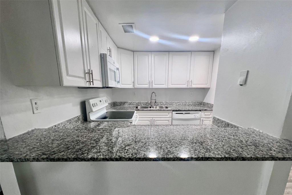 17350 Nw 68th Avenue - Photo 1