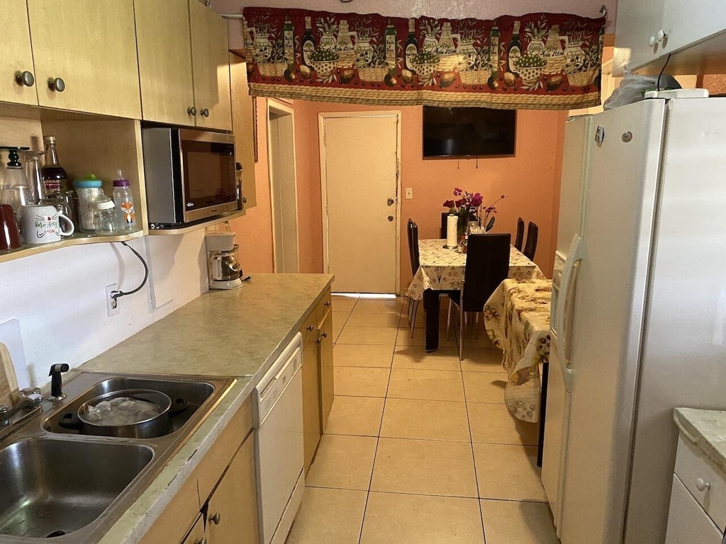 12920 Westview Drive - Photo 5