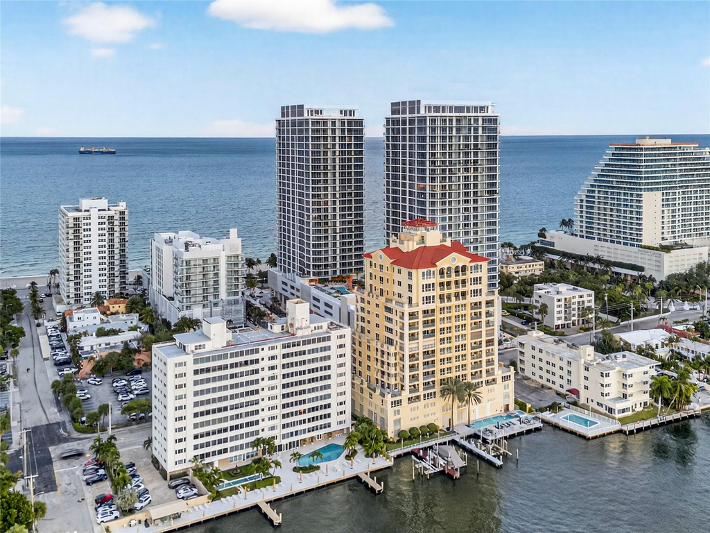 153 N Seabreeze Boulevard - Photo 0