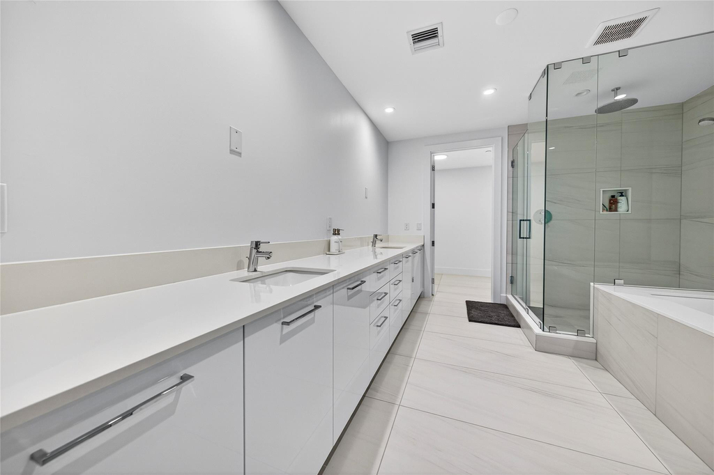 153 N Seabreeze Boulevard - Photo 20