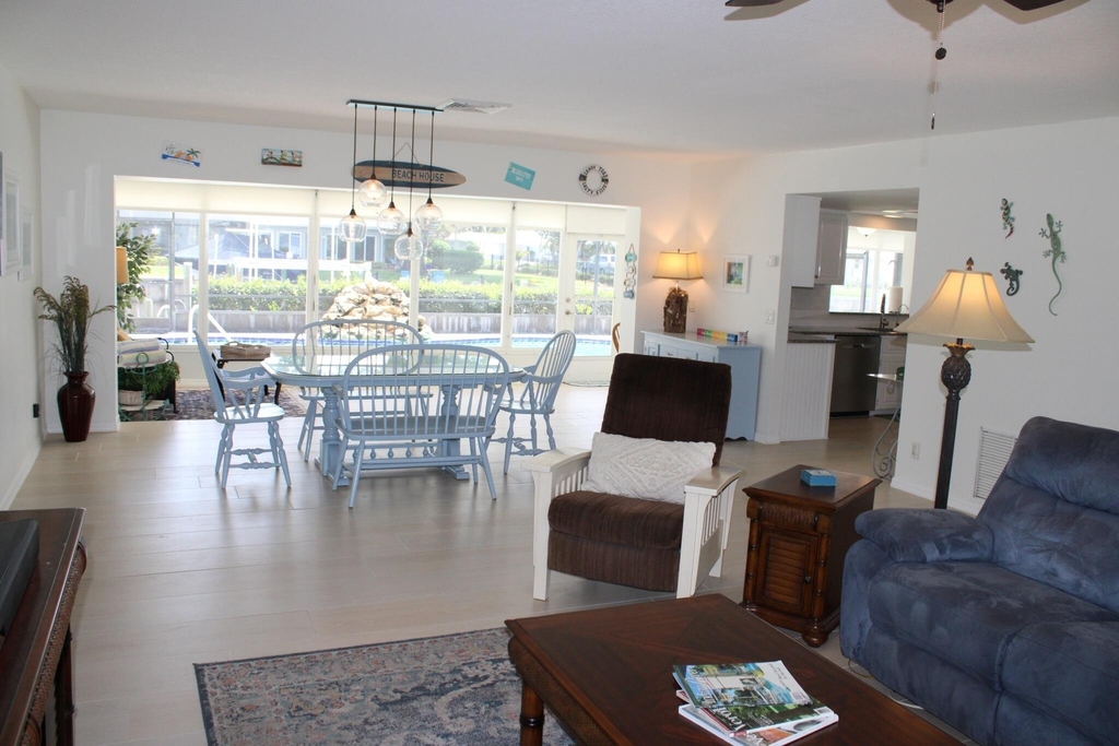 2066 5th Court Se - Photo 6
