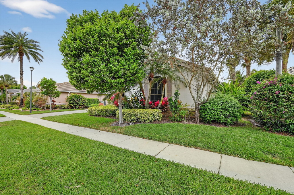 10337 Trianon Place - Photo 2