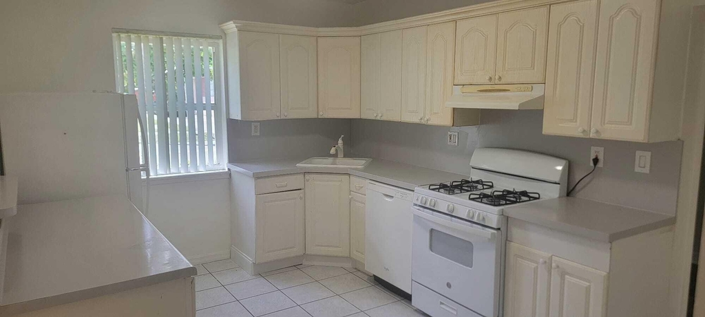 1855 Sherman Street - Photo 4