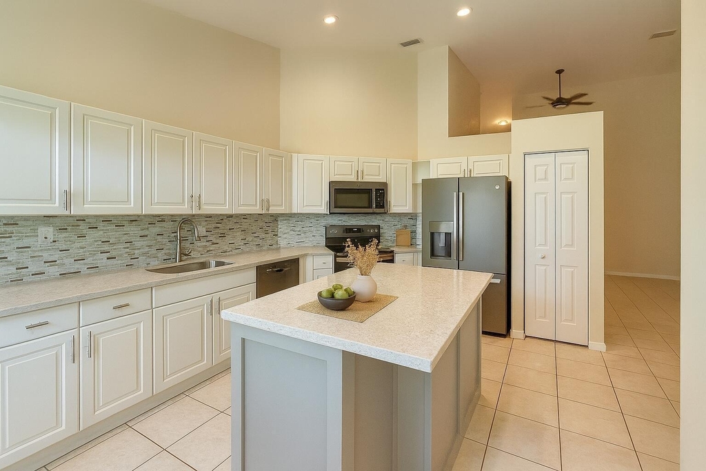 2400 E Aragon Boulevard - Photo 4