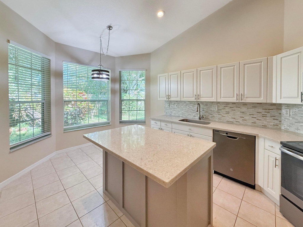 2400 E Aragon Boulevard - Photo 26