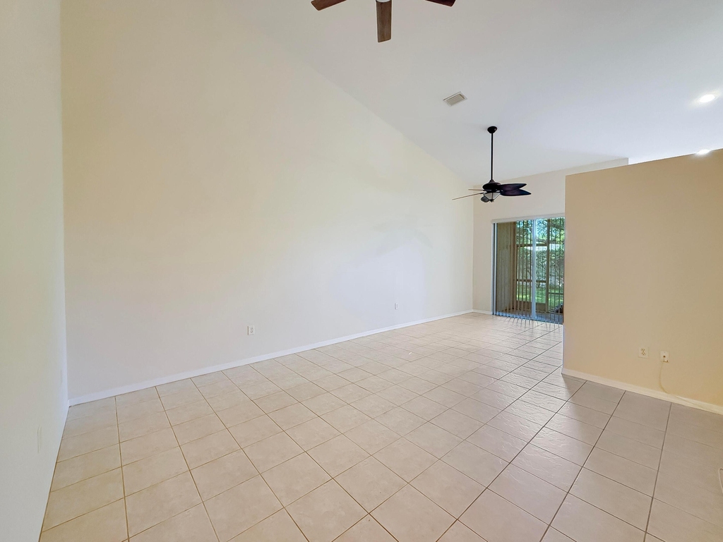 2400 E Aragon Boulevard - Photo 17