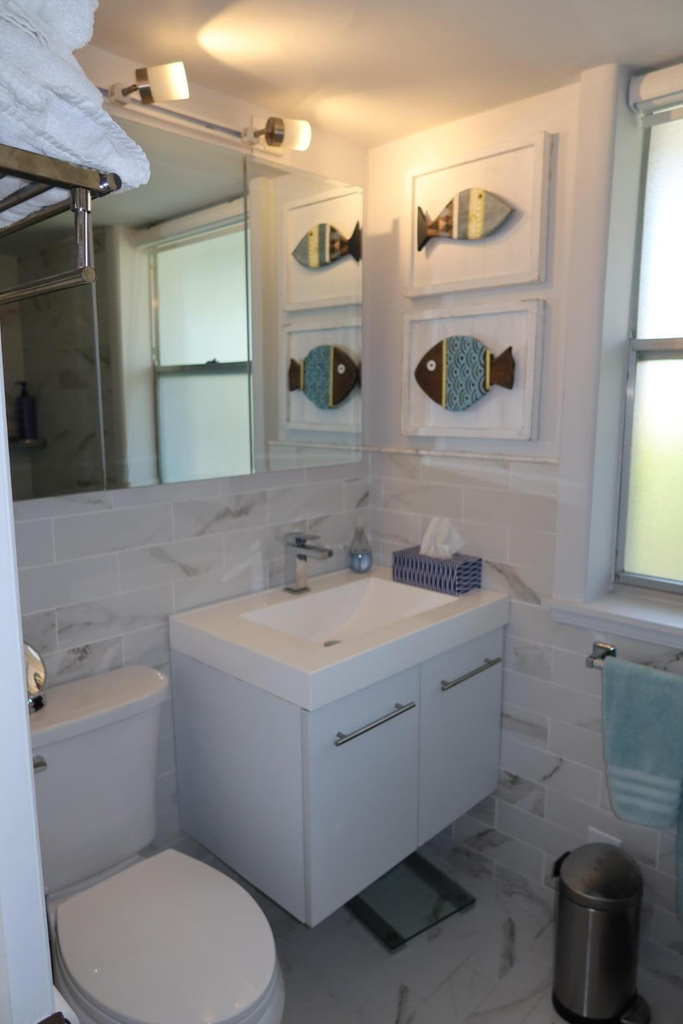 1221 Hillsboro Mile - Photo 2
