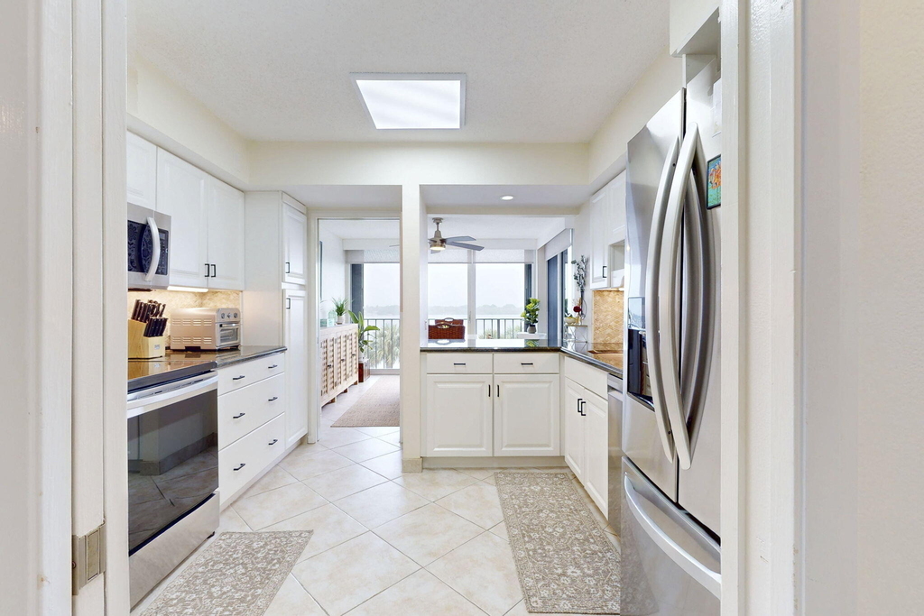 124 Lakeshore Drive - Photo 11