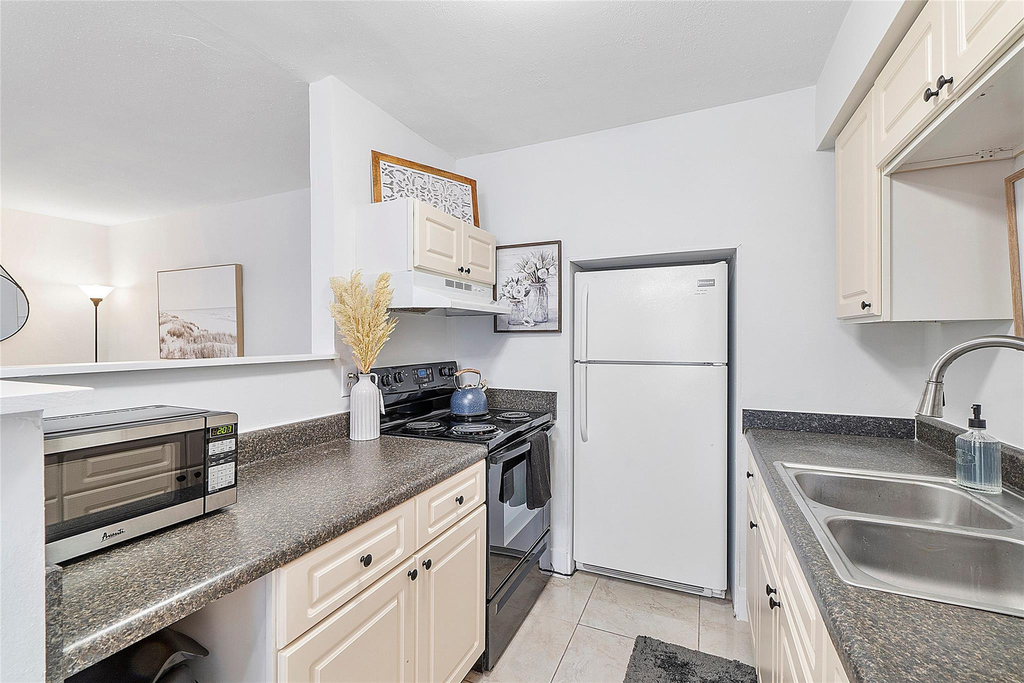 3230 Ne 13th Street - Photo 16