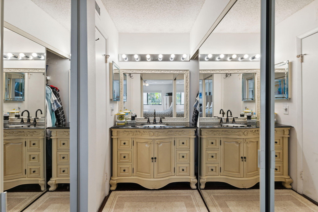 15301 Pembridge Avenue - Photo 14