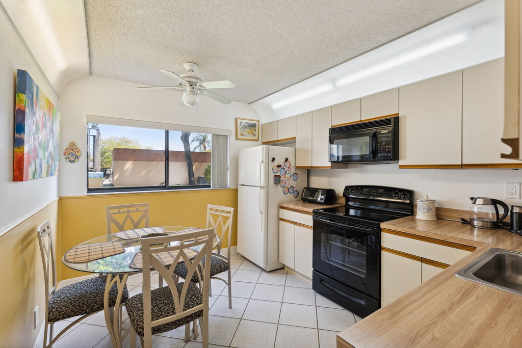 15301 Pembridge Avenue - Photo 3