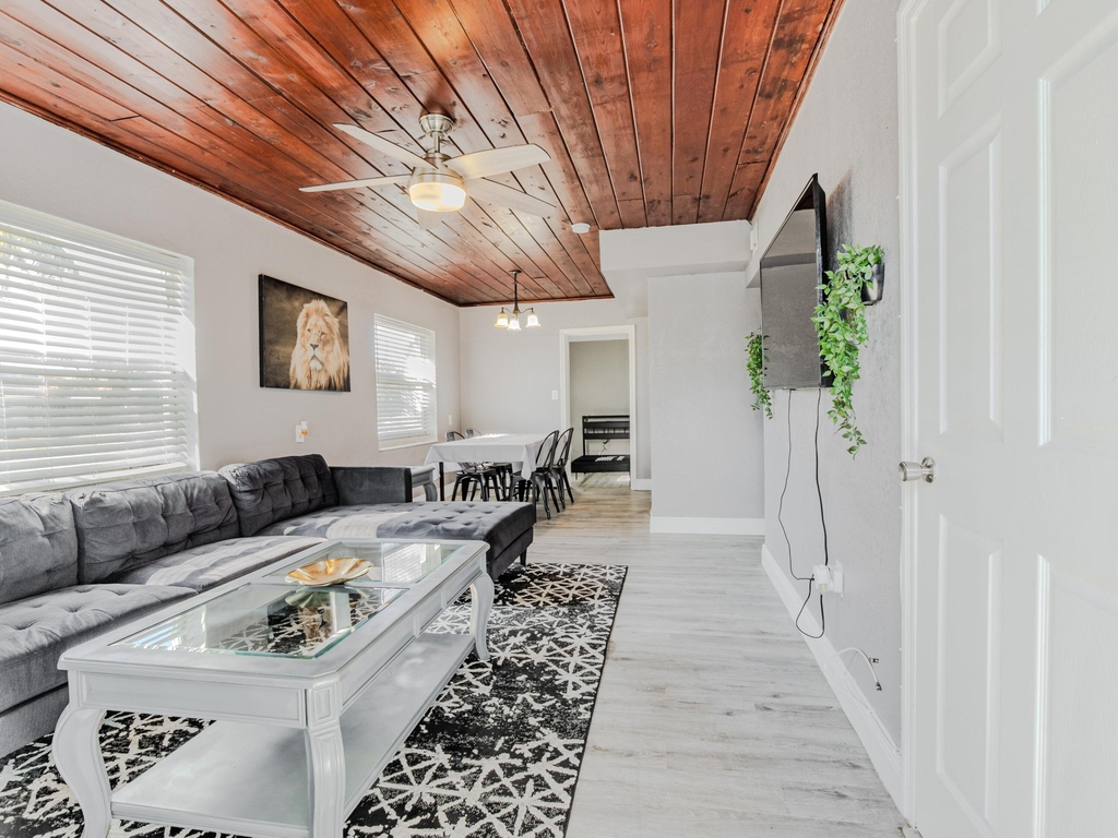 112 W 34th Street - Photo 0