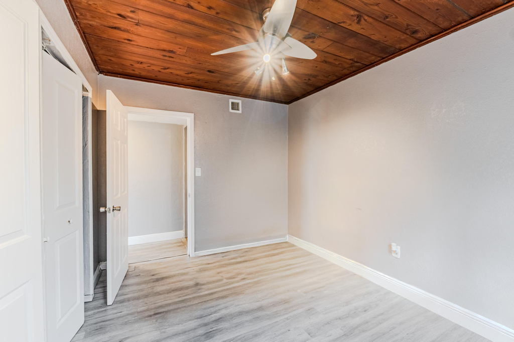 112 W 34th Street - Photo 9