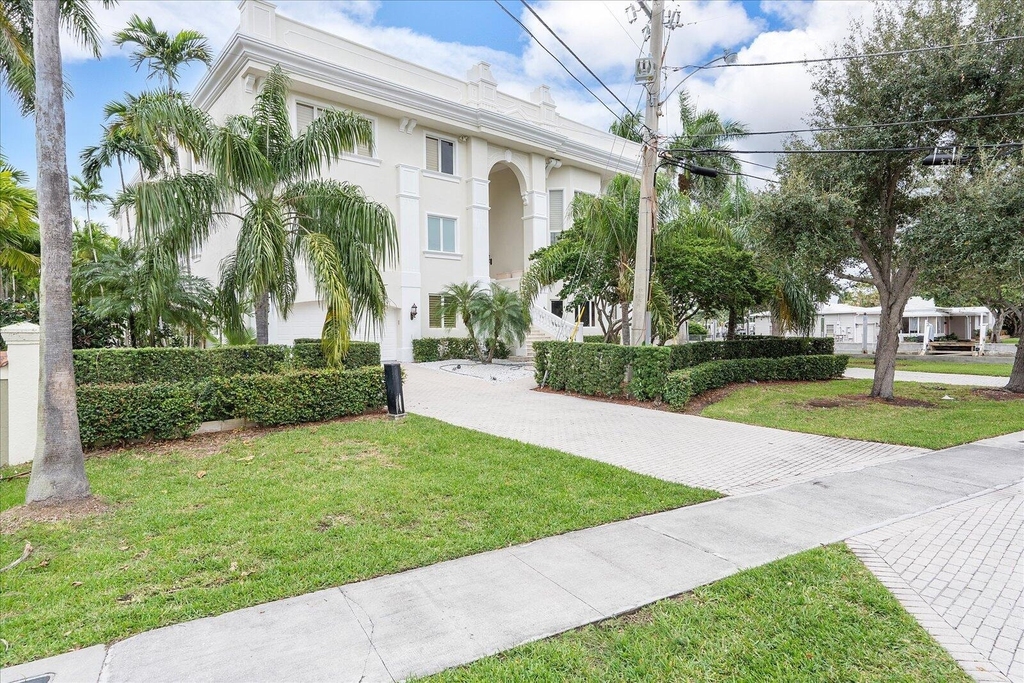 414 Riviera Isle Drive - Photo 2