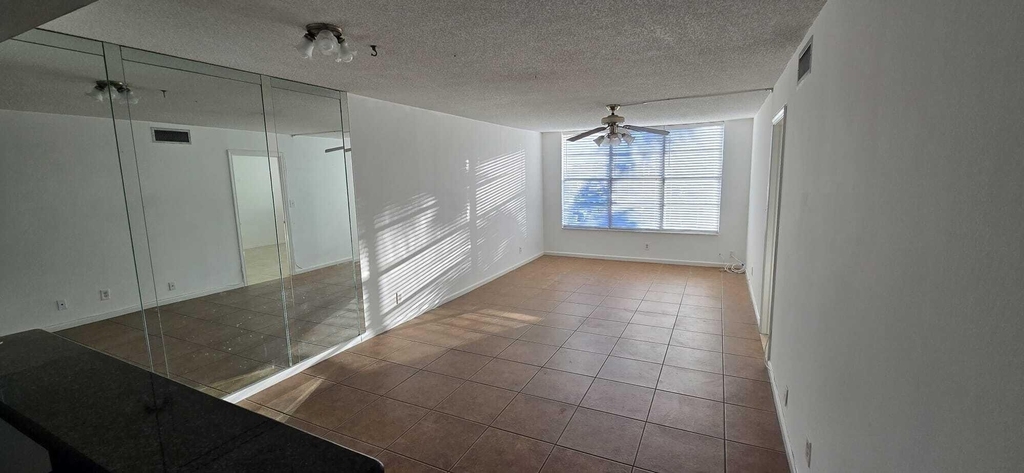 9949 Sandalfoot Boulevard - Photo 14