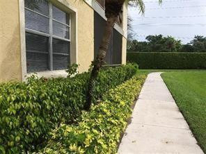 1227 Sw 46th Avenue - Photo 0