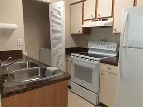 1227 Sw 46th Avenue - Photo 8