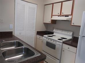 1227 Sw 46th Avenue - Photo 6