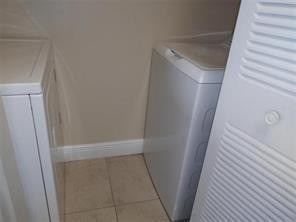 1227 Sw 46th Avenue - Photo 9