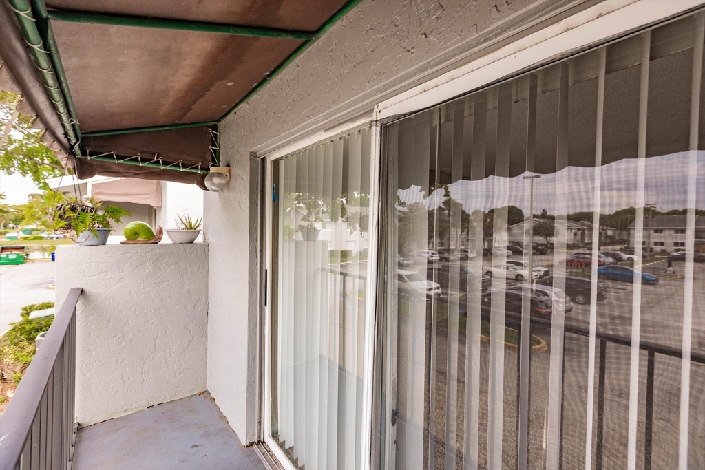 1153 Lake Victoria Drive - Photo 14