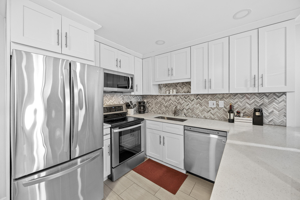 2900 Banyan Street - Photo 4