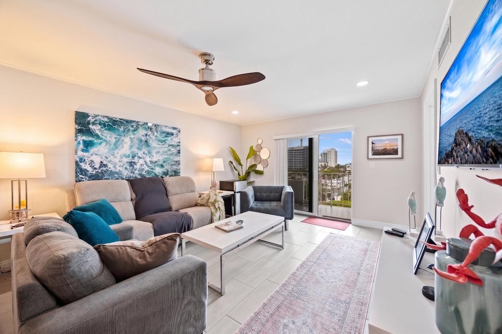 2900 Banyan Street - Photo 2
