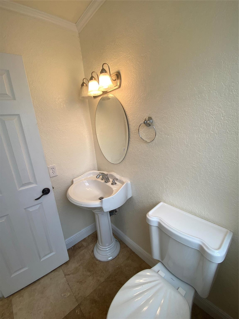 2200 Ne 66th Street - Photo 4