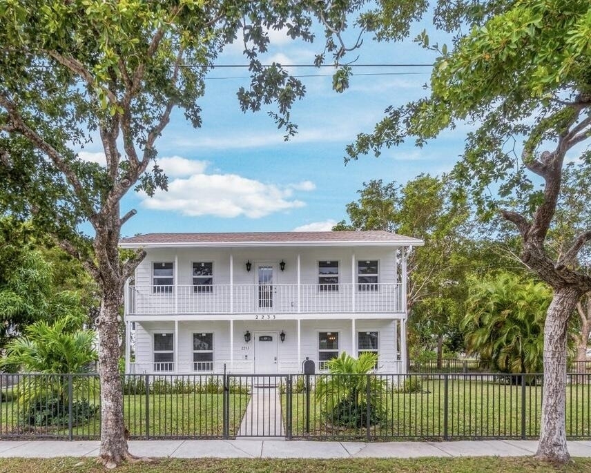 2233 Dock Street - Photo 1