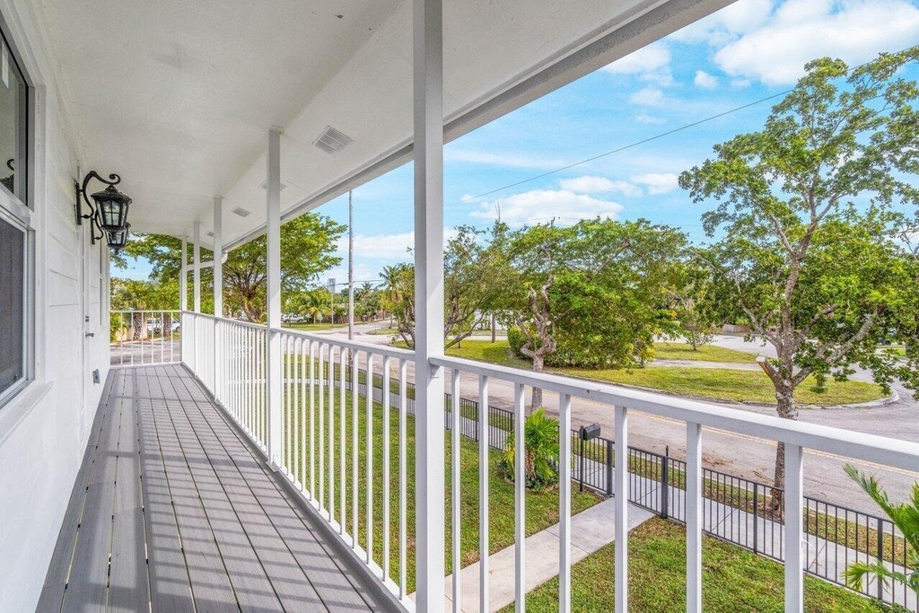 2233 Dock Street - Photo 23