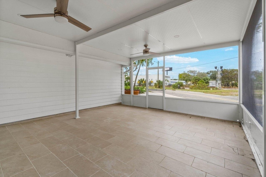 2233 Dock Street - Photo 33