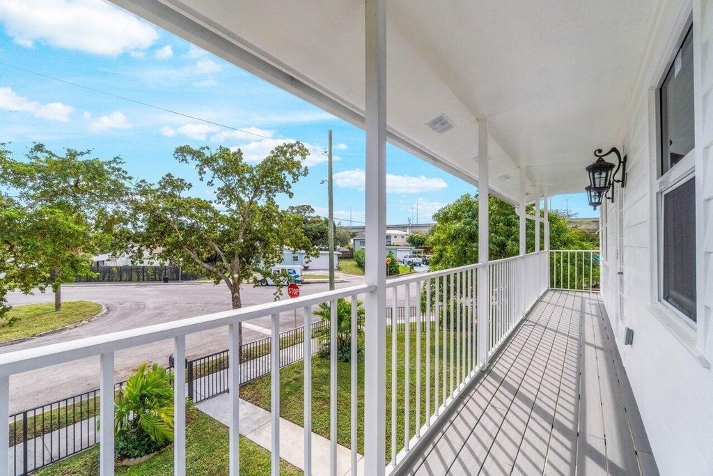 2233 Dock Street - Photo 22