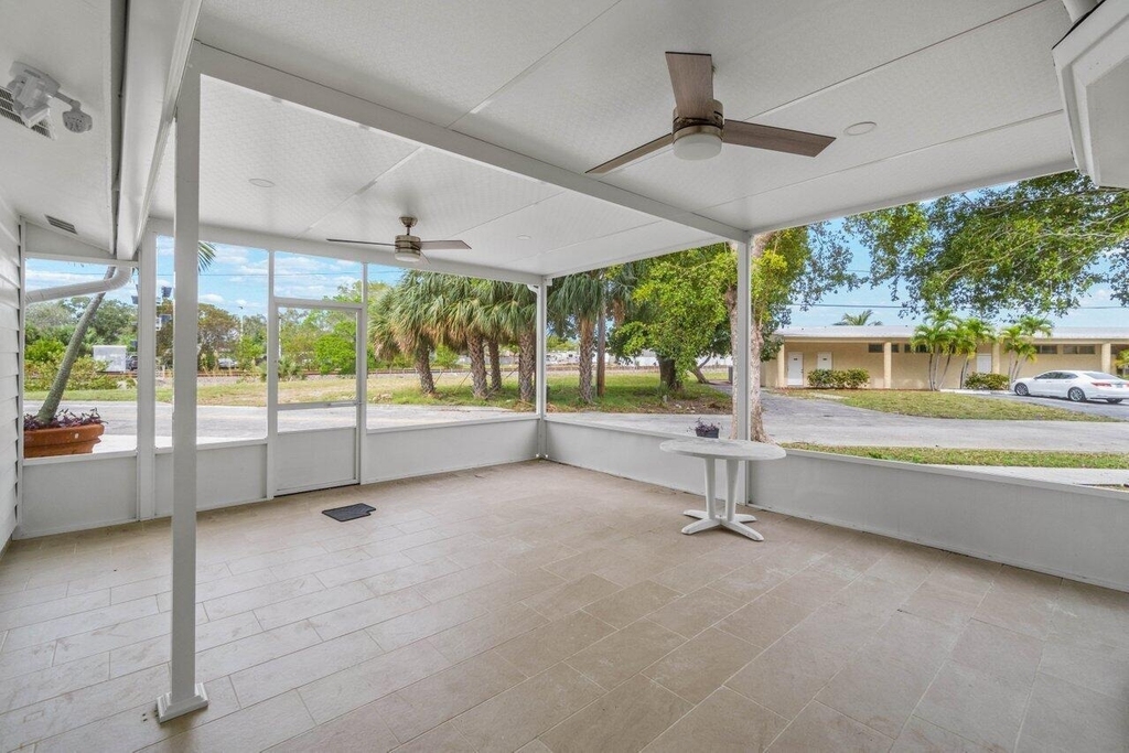 2233 Dock Street - Photo 32