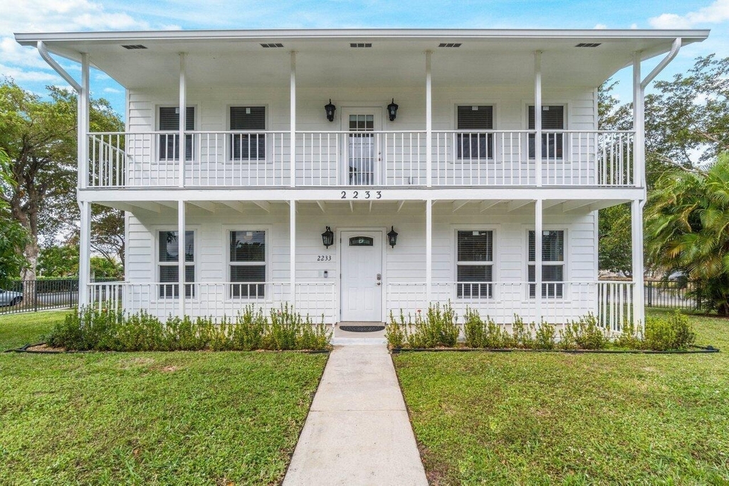 2233 Dock Street - Photo 0