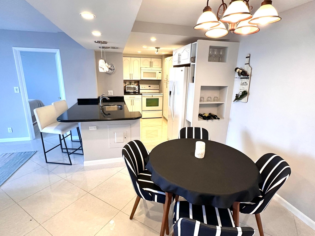 1 Las Olas Circle - Photo 9