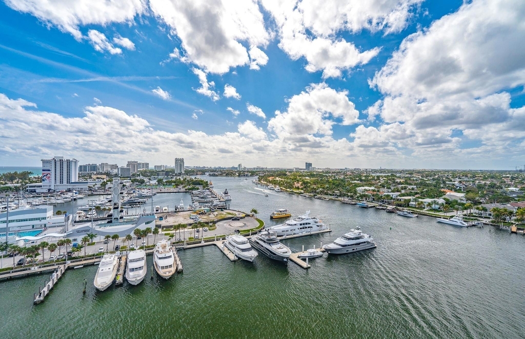 1 Las Olas Circle - Photo 46