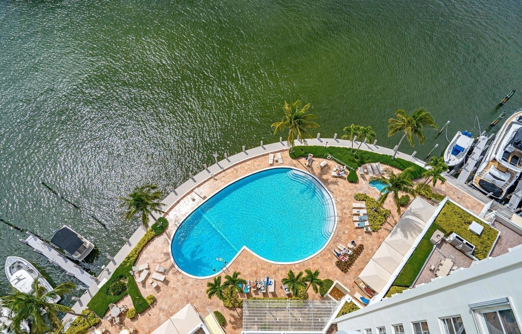 1 Las Olas Circle - Photo 27