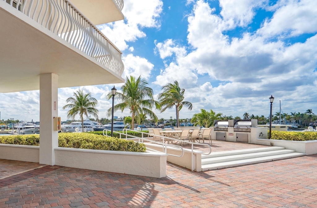 1 Las Olas Circle - Photo 37