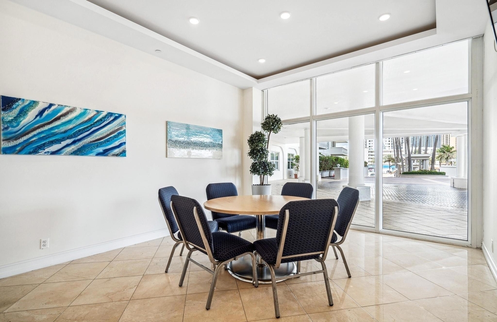 1 Las Olas Circle - Photo 20